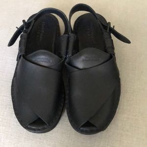 Hush puppies sandals EUC